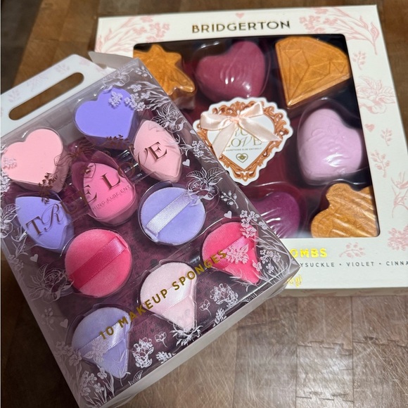 Netflix Bridgerton Lot Teapot Set, Bath Bombs, Make-up Sponges All Brand New - Picture 2 of 15